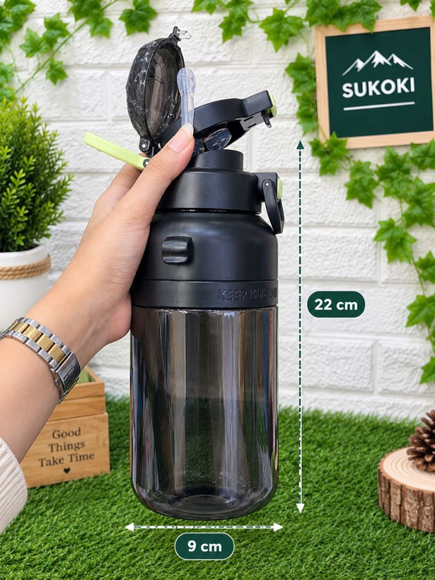 نمای ابعاد قمقمه ورزشی HOUO (ارتفاع ۲۲ سانتیمتر و قطر ۹ سانتیمتر) با درب باز و نی داخلی